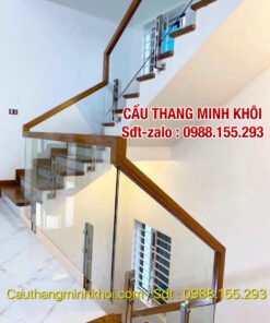 LAN CAN CẦU THANG KÍNH ĐẸP TẠI HÀ NỘI . BÁO GIÁ CẦU THANG KÍNH TAY VỊN GỖ