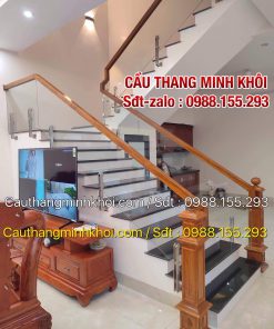 CẦU THANG KÍNH CƯỜNG LỰC ĐẸP . CẦU THANG LAN CAN KÍNH TAY VỊN GỖ