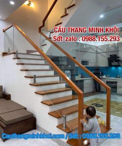 CẦU THANG KÍNH TAY VỊN GỖ . MẪU CẦU THANG KÍNH ĐẸP TẠI HÀ NỘI