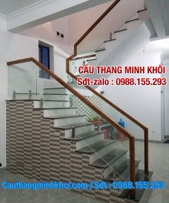 CẦU THANG GỖ KÍNH ĐẸP . MẪU CẦU THANG KÍNH CƯỜNG LỰC TẠI HÀ NỘI