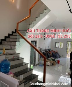 CẦU THANG GỖ KÍNH ĐẸP HIỆN ĐẠI . CẦU THANG KÍNH TẠI HÀ NỘI