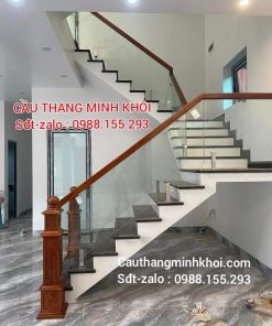 MẪU CẦU THANG KÍNH ĐẸP TẠI HÀ NỘI . TAY VỊN CẦU THANG KÍNH GỖ CƯỜNG LỰC